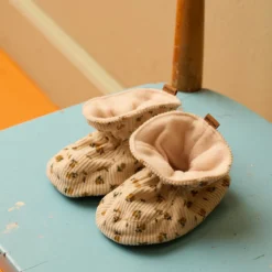 Floral textile slipper